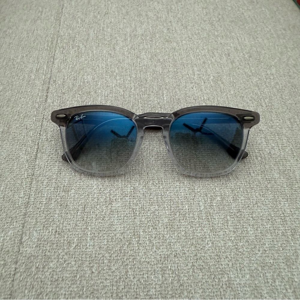 Ray-Ban Blue Tinted Wayfarer Authentic sunglasses with original case and wipe - Picture 2 of 10